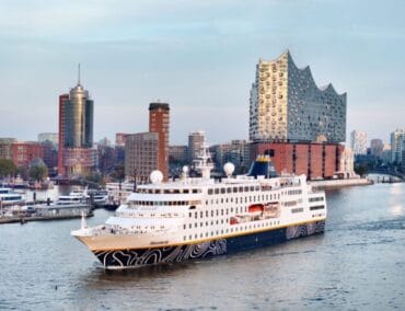 Mit der MS Hamburg auf den Spuren von Whisky, Dudelsack und Nessie
