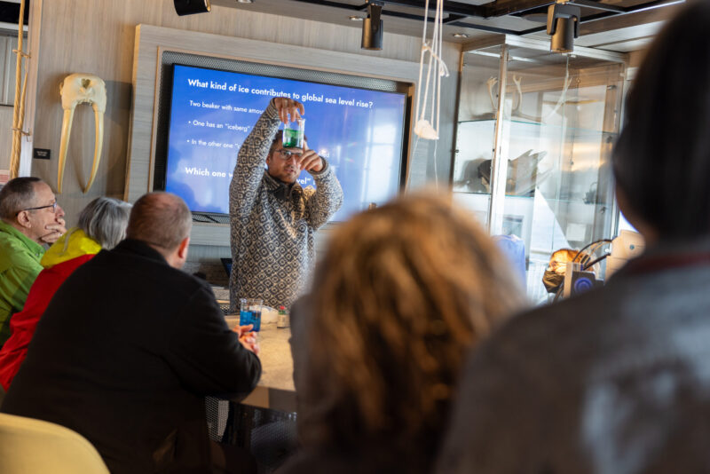 Bildung trifft Expedition: So verbindet HX Expeditions Forschung und nachhaltiges Reisen