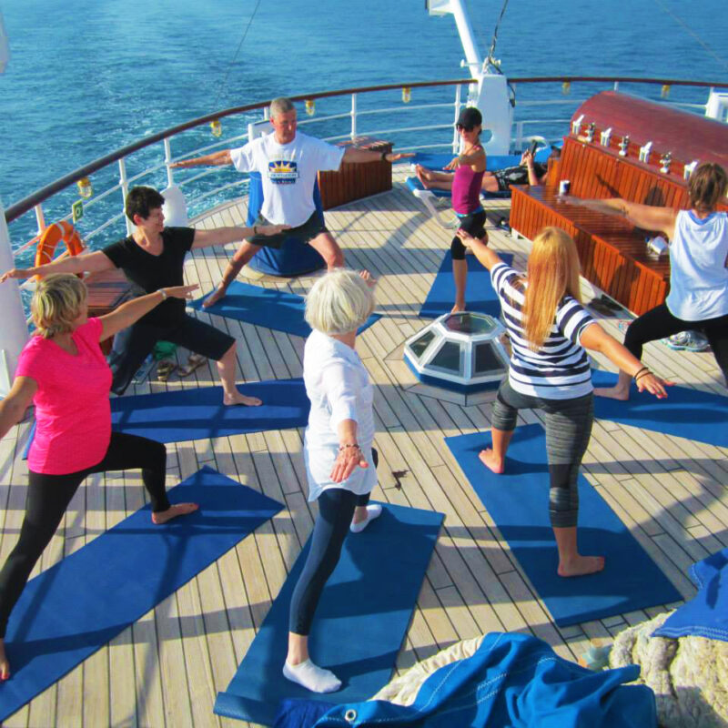 Entspannung unter Segeln: Star Clippers lockt mit grösstem Yoga-Kreuzfahrtenprogramm