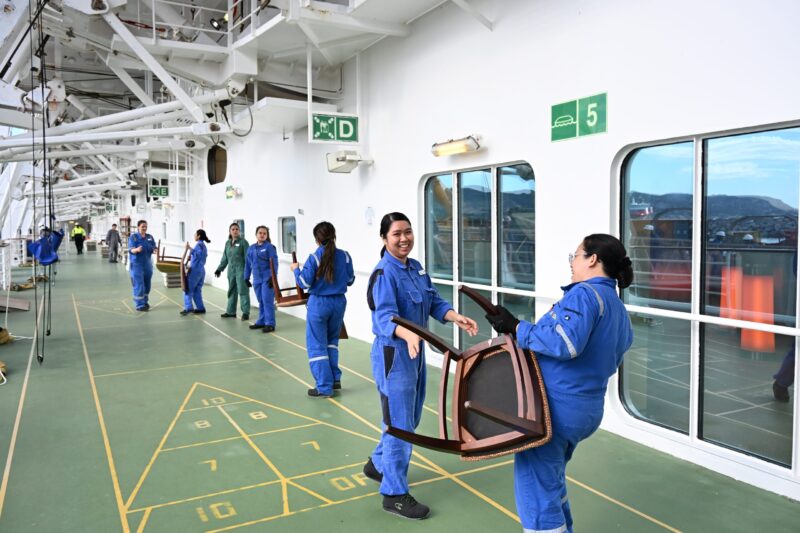 Gemeinsam stark: Wie AIDA Cruises und Partner soziale Projekte mit Möbeln fördern