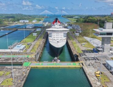 Die Queen Mary 2 schreibt Geschichte: Ein magischer Moment im Panamakanal