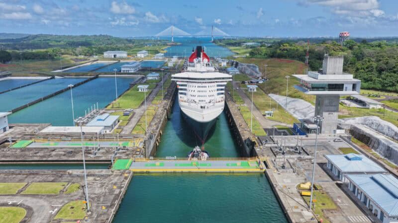 Die Queen Mary 2 schreibt Geschichte: Ein magischer Moment im Panamakanal