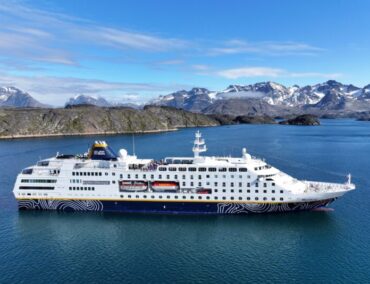 Expedition Grönland: 19 Tage Abenteuer mit der MS Hamburg
