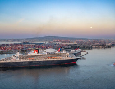 Wenn Legenden sich begegnen: Queen Mary 2 trifft RMS Queen Mary nach 20 Jahren