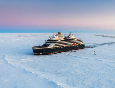Vom Nordpol bis zum Südpol Die neue Doku mit dem Eisbrecher Le Commandant Charcot