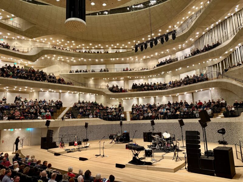 Vom Deck der AIDAnova zur Bühne der Elbphilharmonie: Mari Boines faszinierende Klänge