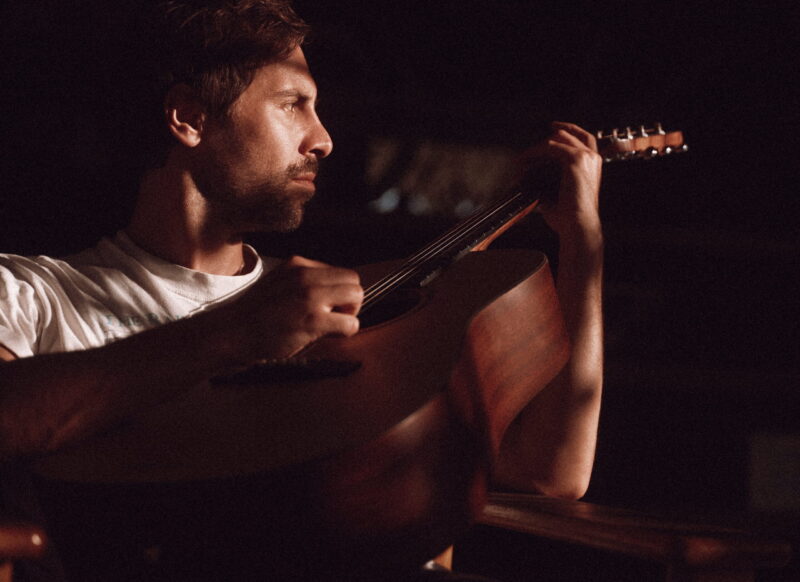 Max Giesinger live auf der Sea Cloud Spirit: Exklusives Unplugged-Konzert im Mittelmeer