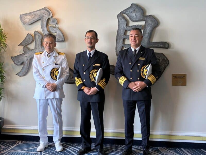 MS Amadea trifft ihre Schwestern Asuka 2 und Asuka 3 in japanischen Gewässern