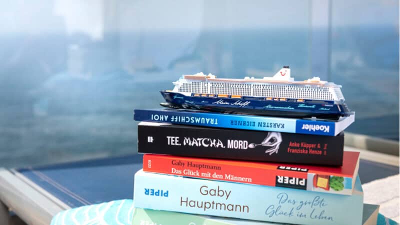 Tanzend und lesend die Welt entdecken: Die Themenreisen 2026 mit Mein Schiff