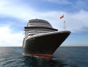 Boxenstop mit Bier: Die Queen Anne feiert ihre Rückkehr nach Hamburg