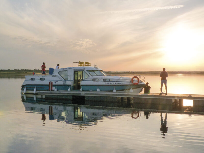 Sternenklare Nächte und sanfte Wellen: Unvergessliche Hausboot Ferien in Portugal