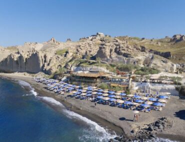 Ein Tag voller Magie: So erlebst du den Royal Beach Club Santorin von Royal Caribbean