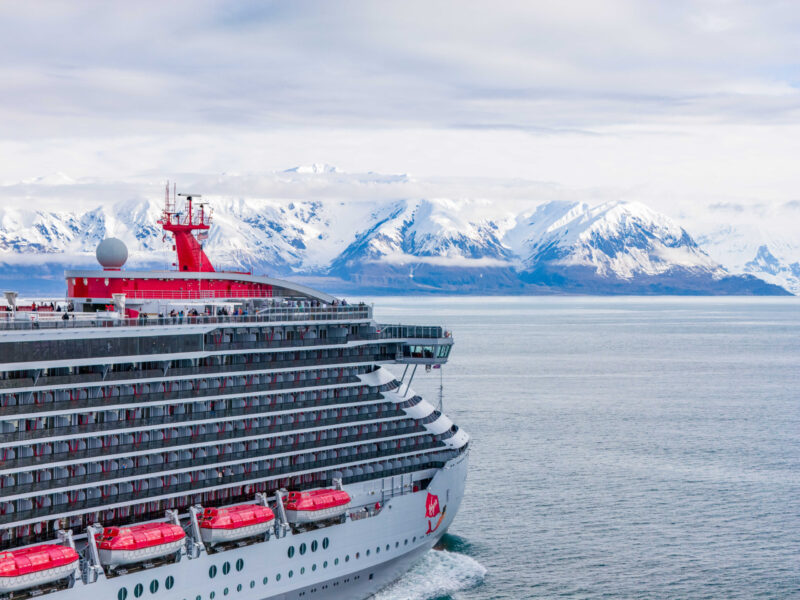 Virgin Voyages startet in Alaska: Ein neues Kapitel für Kreuzfahrten ohne Kinder