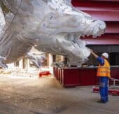 Glänzend, leuchtend, einzigartig: Der Drache der MSC World Asia