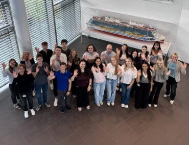 Nachwuchstalente starten ihre Ausbildung bei AIDA Cruises