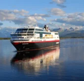 Mehr Abfahrten ab Hamburg: MS Midnatsol fährt zum Nordkap