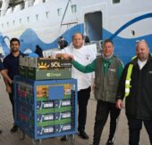 AIDA Cruises gibt überschüssige Lebensmittel an Rostocker Tafel weiter